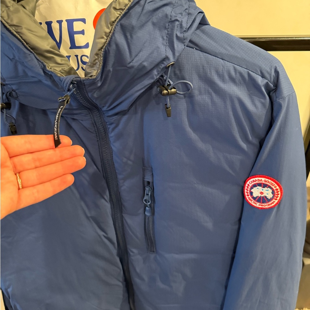Canada Goose Men's Lodge Down Jacket Large EUc - Picture 3 of 9